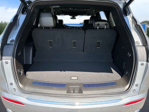 Used 2024 Buick Enclave Avenir w/ Avenir Technology Package AWD/4WD image 5