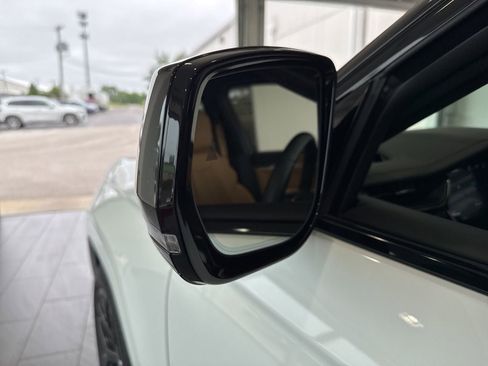 Used 2024 Jeep Grand Cherokee L Summit AWD/4WD image 16