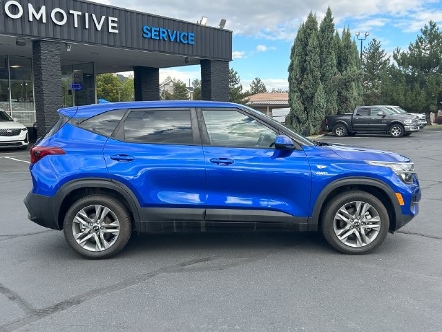 Used 2021 Kia Seltos LX AWD/4WD image 2