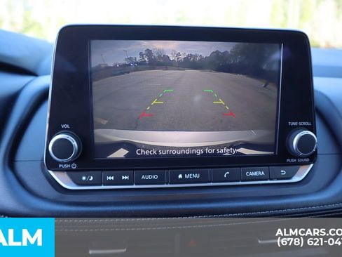 Used 2024 Nissan Rogue SV image 34