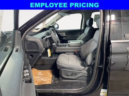 New 2025 Ford Expedition Active AWD/4WD image 9