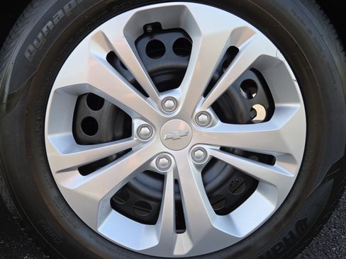 Used 2024 Chevrolet Trax LS FWD image 10