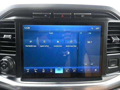 Used 2021 Ford F150 Lariat w/ Trailer Tow Package image 17