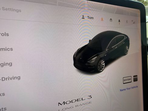 Used 2018 Tesla Model 3 Long Range RWD image 26