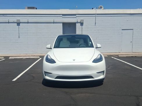 Used 2023 Tesla Model Y Long Range AWD/4WD image 1