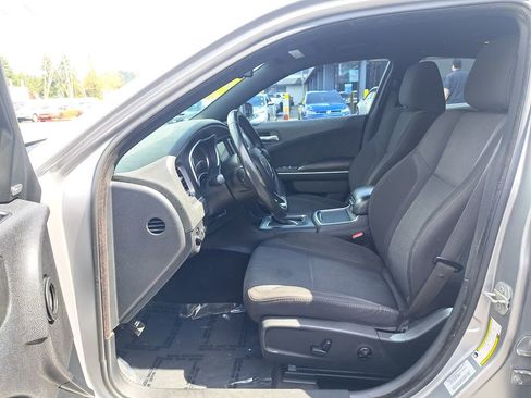 Used 2015 Dodge Charger SXT RWD image 11