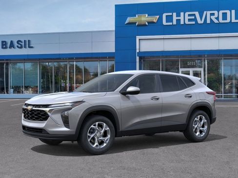 New 2026 Chevrolet Trax LS w/ LS Convenience Package FWD image 2