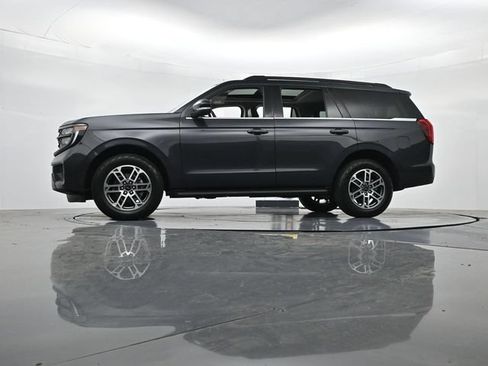 Certified 2025 Ford Expedition Active AWD/4WD image 41