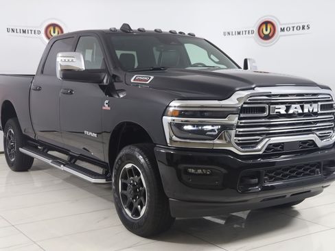 Used 2025 RAM 2500 Laramie AWD/4WD image 22