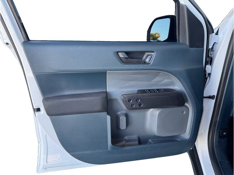 Used 2025 Ford Maverick XL FWD image 17