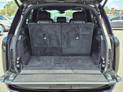 Used 2025 Land Rover Range Rover Long Wheelbase SE image 21