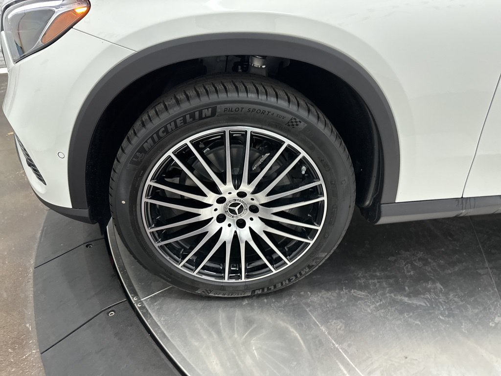Used 2026 Mercedes-Benz GLC 300 image 31