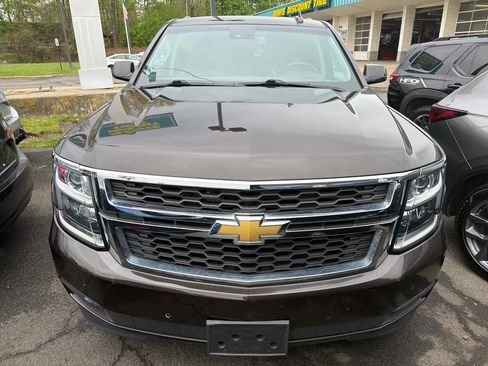 Used 2018 Chevrolet Tahoe LT w/ Luxury Package image 2