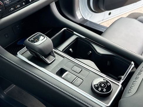 New 2026 Nissan Pathfinder SL image 11