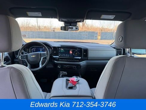 Used 2022 Chevrolet Silverado 1500 LT image 17