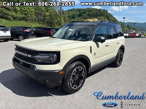 Used 2025 Ford Bronco Sport Outer Banks AWD/4WD image 1