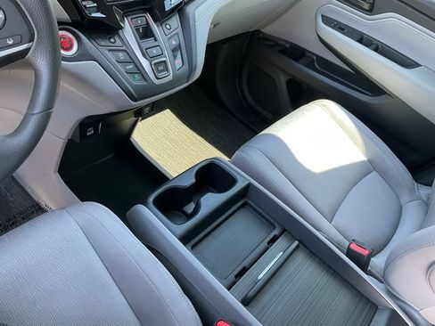 Used 2022 Honda Odyssey EX image 15