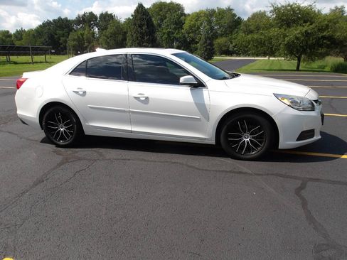 Used 2015 Chevrolet Malibu LT FWD image 1