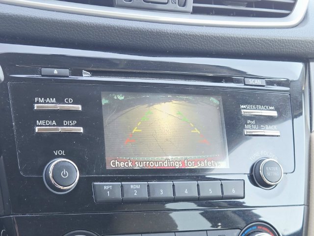 Used 2014 Nissan Rogue S AWD/4WD image 22