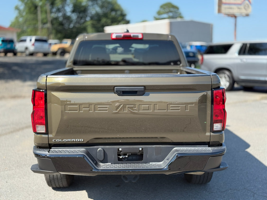 Used 2023 Chevrolet Colorado W/T RWD image 6