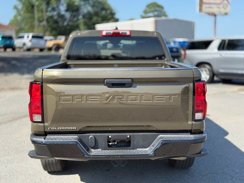 Used 2023 Chevrolet Colorado W/T RWD image 6