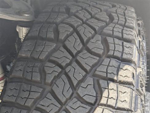 Certified 2025 Chevrolet Silverado 1500 Custom Trail Boss w/ LPO, Dark Essentials Package image 12