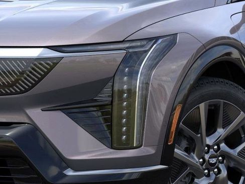 New 2026 Cadillac Optiq Luxury 2 image 10