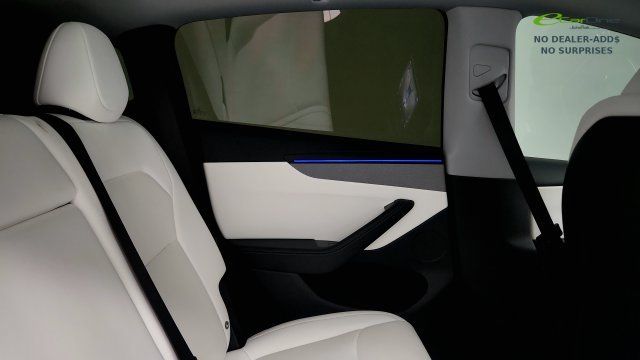 Used 2026 Tesla Model Y AWD image 37