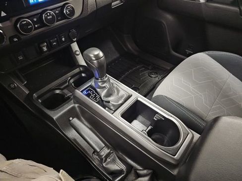 Certified 2023 Toyota Tacoma TRD Off-Road AWD/4WD image 22