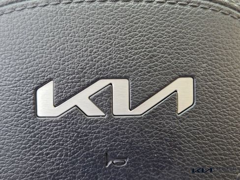 Certified 2025 Kia Telluride S FWD image 30