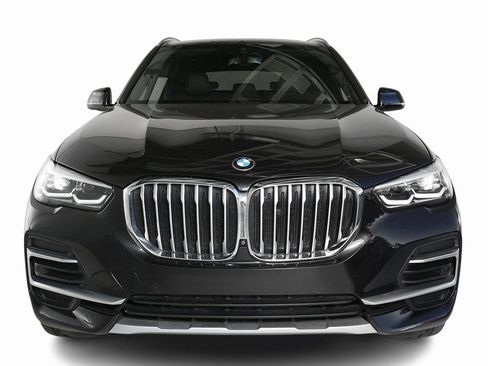 Used 2022 BMW X5 xDrive40i w/ Parking Assistance Package image 2