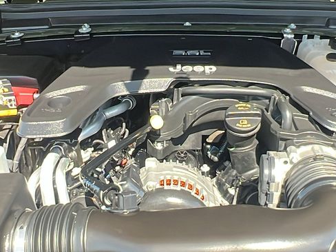 Used 2021 Jeep Gladiator Rubicon w/ LED Lighting Group image 13