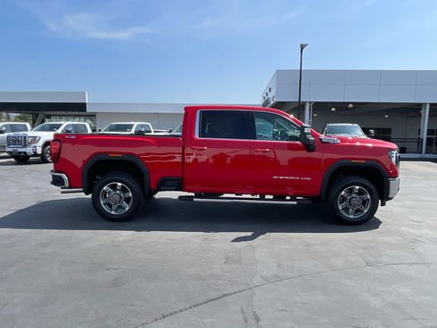 New 2025 GMC Sierra 2500 SLE w/ SLE Value Package; image 4