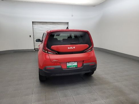 Used 2022 Kia Soul LX w/ Technology Package FWD image 6