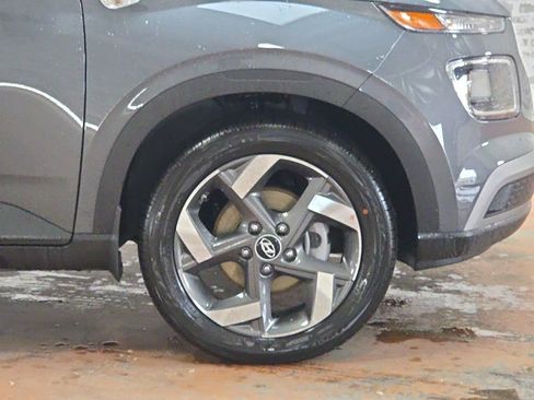 Used 2026 Hyundai Venue SEL FWD image 7