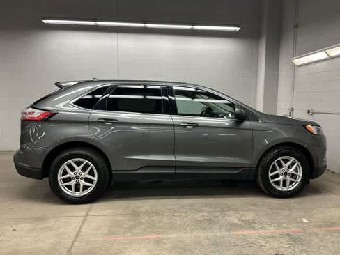 Used 2024 Ford Edge SEL AWD/4WD image 3