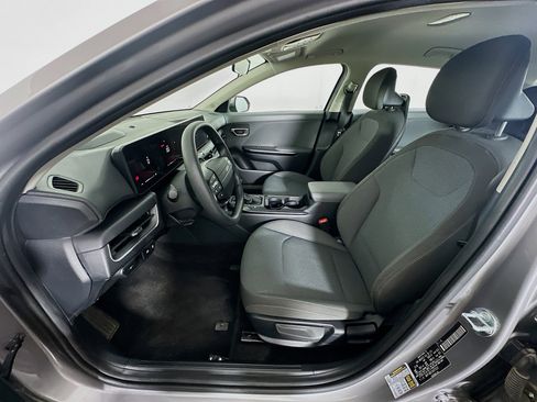 Used 2025 Kia K4 LXS image 13