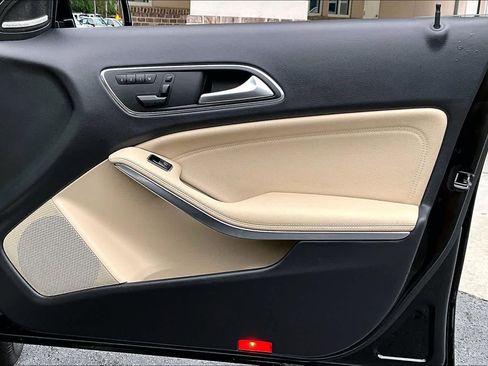 Certified 2017 Mercedes-Benz GLA 250 image 23
