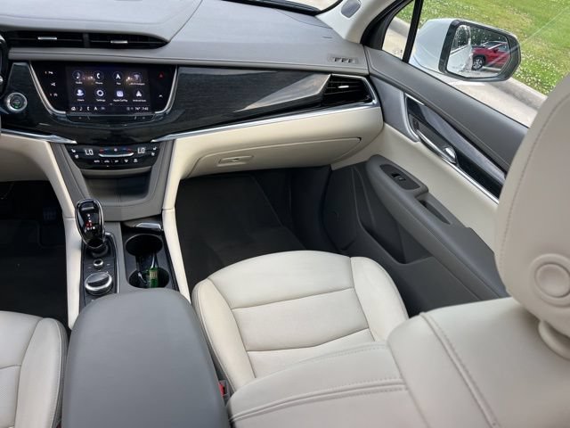 Used 2023 Cadillac XT6 Premium Luxury w/ Technology Package AWD/4WD image 38