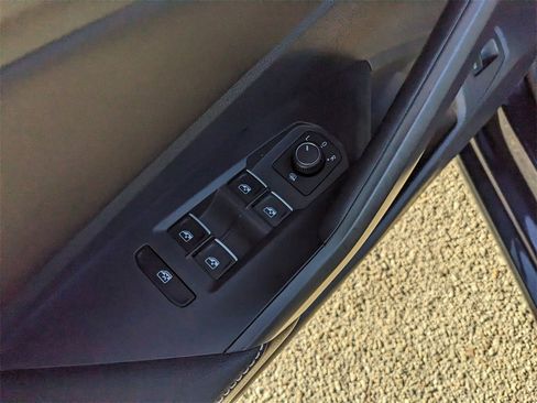 Certified 2025 Volkswagen Jetta S image 19