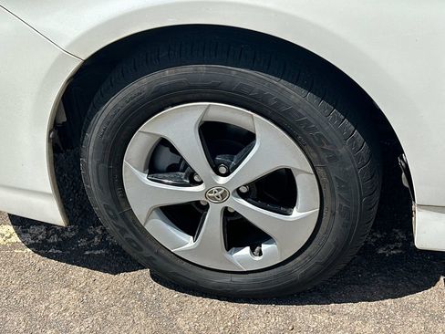 Used 2015 Toyota Prius Four FWD image 11