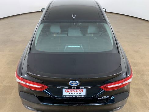 Used 2020 Toyota Camry XLE FWD image 11