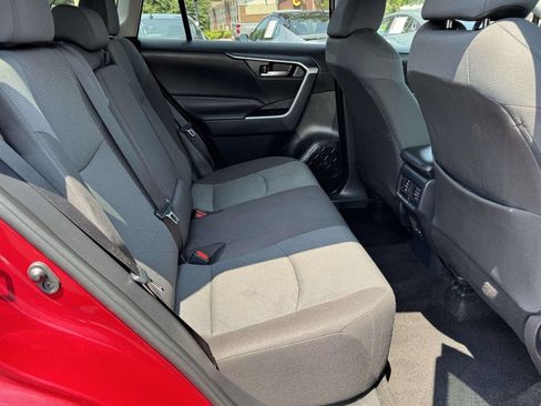 Used 2025 Toyota RAV4 XLE FWD image 15