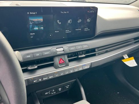 Certified 2025 Kia K4 FWD image 17