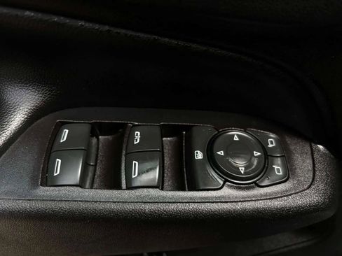 Used 2019 Chevrolet Equinox LT w/ Driver Convenience Package image 22