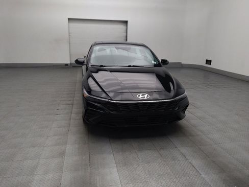 Used 2025 Hyundai Elantra SEL FWD image 14