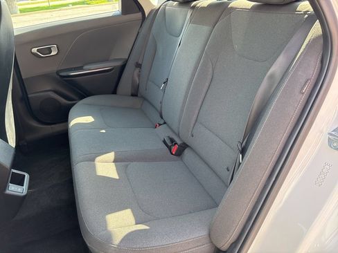 Used 2025 Kia K4 FWD image 40