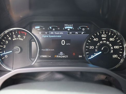 Used 2015 Ford F150 Platinum w/ Equipment Group 701A Luxury image 14