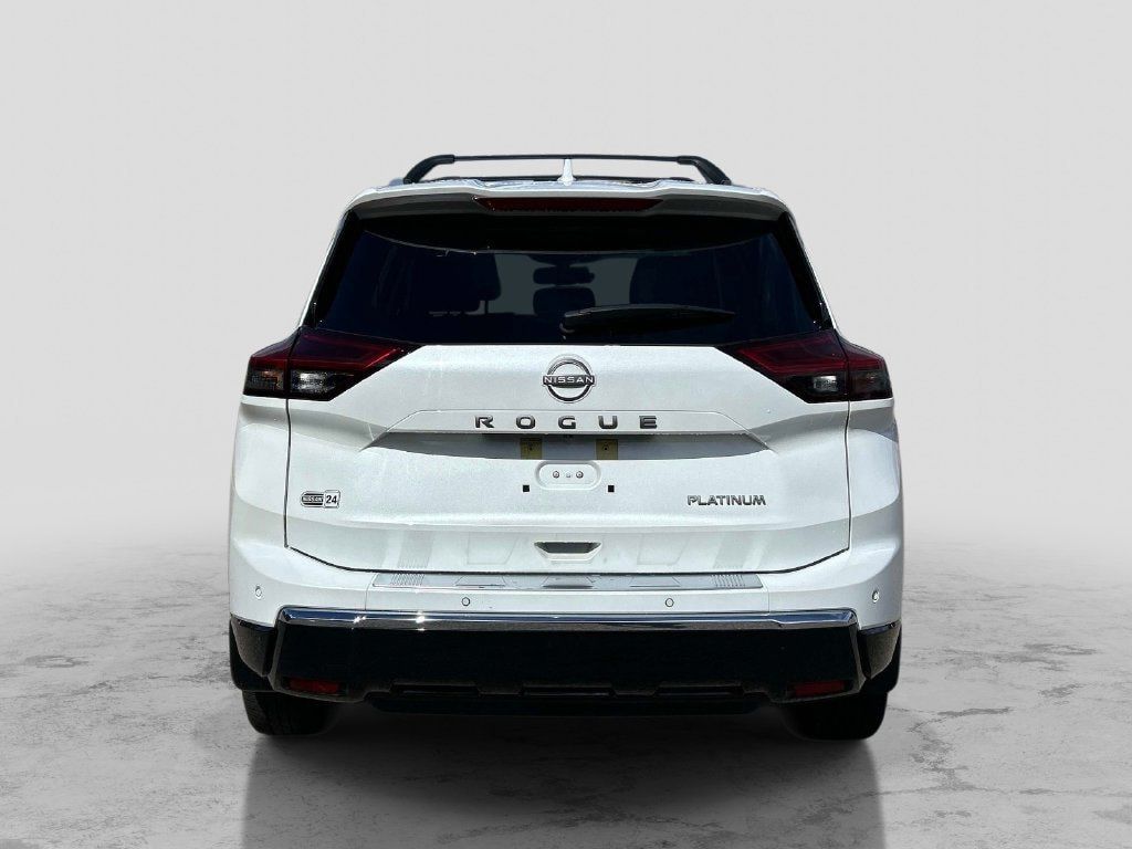 Certified 2025 Nissan Rogue Platinum w/ Platinum Premium Package FWD image 4