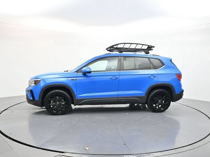 Used 2023 Volkswagen Taos SE w/ Black Wheel Package